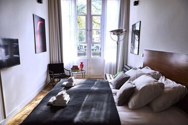تختخواب و صبحانه Stuart Luxury Rooms