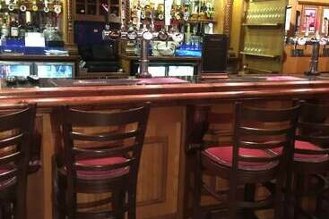 تختخواب و صبحانه The Harvest Coaching Inn