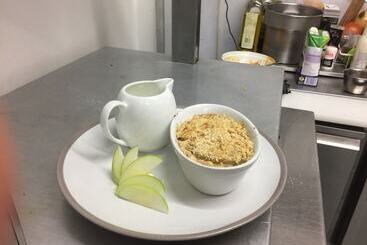تختخواب و صبحانه The Harvest Coaching Inn