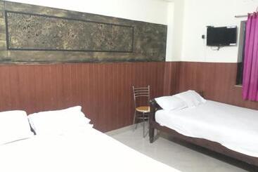 هتل Avanti Inn