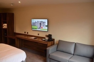 هتل Raglan Lodge