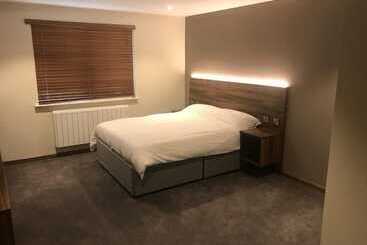 هتل Raglan Lodge