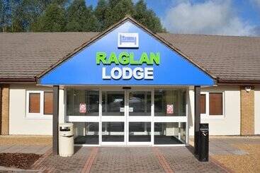 هتل Raglan Lodge