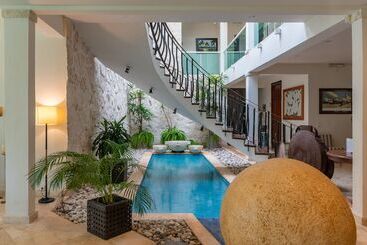 هتل Villa Palmeras