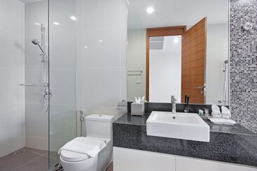 هتل White Sand Beach Residences Pattaya