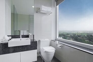 هتل White Sand Beach Residences Pattaya
