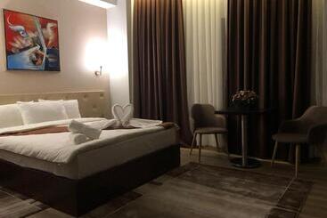 Aen Hotel Old City