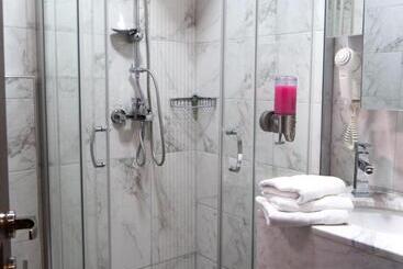 Aen Hotel Old City