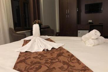 Aen Hotel Old City