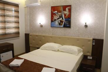 Aen Hotel Old City