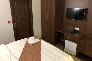 Aen Hotel Old City