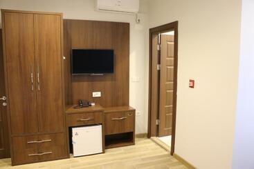 Aen Hotel Old City