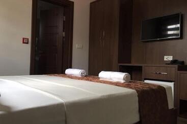 Aen Hotel Old City