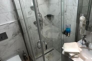 Aen Hotel Old City