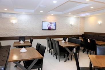 Aen Hotel Old City
