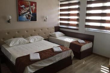 Aen Hotel Old City