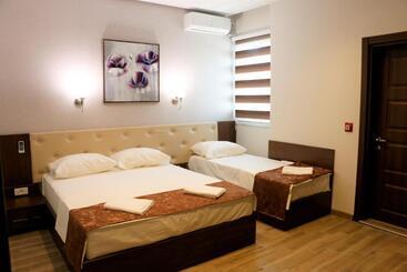 Aen Hotel Old City