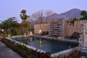 هاستل The Barari Villas