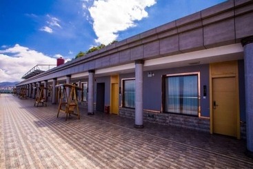 هتل Greentree Inn Dali Erhai Binhai Ave Seaview Business