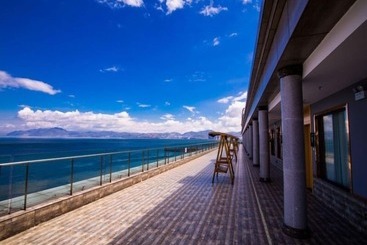 هتل Greentree Inn Dali Erhai Binhai Ave Seaview Business