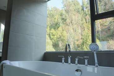 هتل Greentree Inn Dali Erhai Binhai Ave Seaview Business