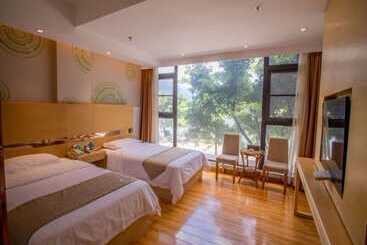 هتل Greentree Inn Dali Erhai Binhai Ave Seaview Business