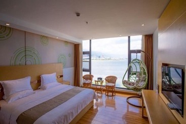 هتل Greentree Inn Dali Erhai Binhai Ave Seaview Business