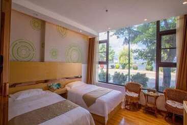 هتل Greentree Inn Dali Erhai Binhai Ave Seaview Business