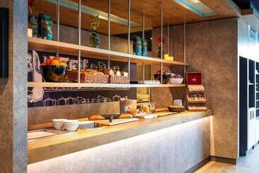 Отель Ibis Budget Rotterdam The Hague Airport
