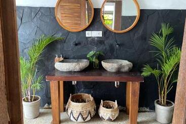 هتل Mangga Wangga Living