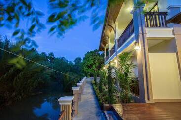 هتل Oh Amphawa Boutique Resort