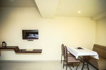Sai Nidhi By Glitz Hotels Mindspace Airoli