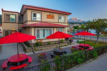 Jasper Downtown Hostel