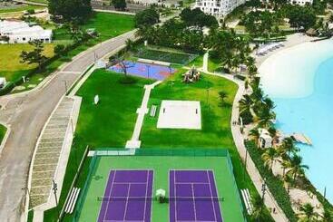 استراحتگاه The Suite Playa Blanca