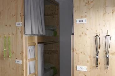 هاستل Incosta Surf House