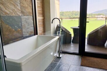 تختخواب و صبحانه Aqua Star Villa Homestay