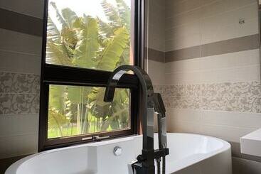 تختخواب و صبحانه Aqua Star Villa Homestay