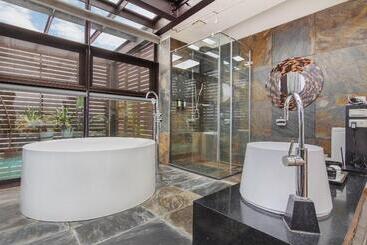 تختخواب و صبحانه Aqua Star Villa Homestay