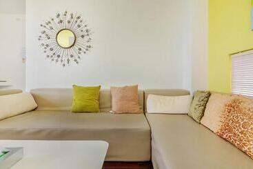 تختخواب و صبحانه Aqua Star Villa Homestay