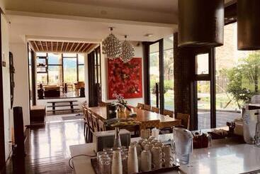 تختخواب و صبحانه Aqua Star Villa Homestay