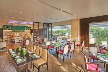 هتل Vivanta Jammu City Centre