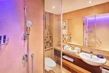 هتل Vivanta Jammu City Centre