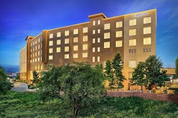 هتل Vivanta Jammu City Centre