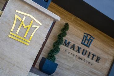 Maxuite Hotel In Home