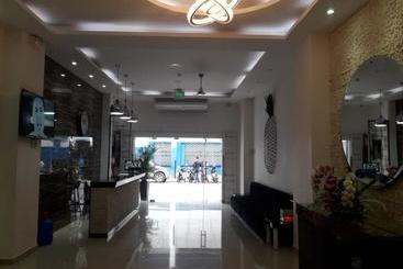 هتل Milagro Inn