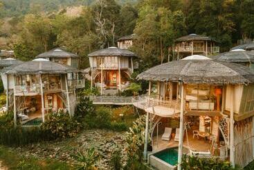 استراحتگاه Treehouse Villas   Adults Only