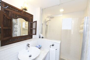تختخواب و صبحانه Villa Taraça Alaçatı Romantik Otel