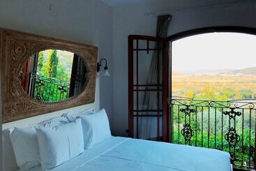 تختخواب و صبحانه Villa Taraça Alaçatı Romantik Otel