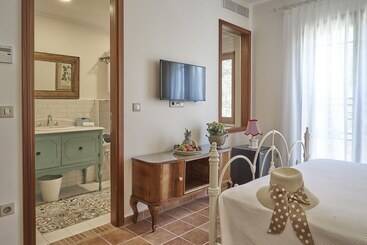 تختخواب و صبحانه Villa Taraça Alaçatı Romantik Otel