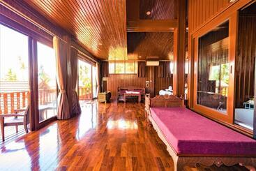 هتل Erawan Villa